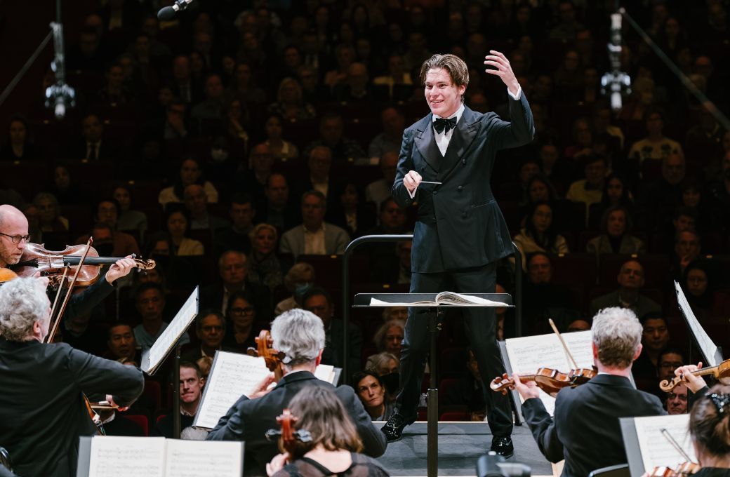 Klaus Mäkelä conducts the Orchestre de Paris in Carnegie Hall &copy; Fadi Kheir