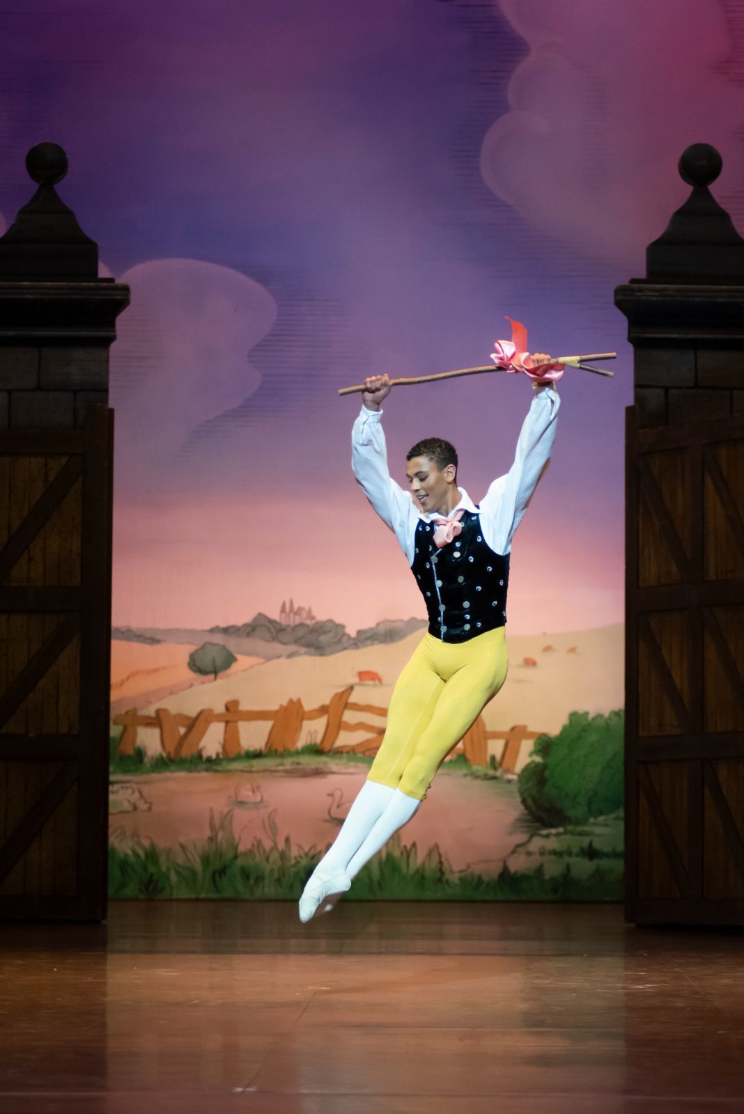 Guillaume Diop as Colas in Ashton's <i>La Fille mal gardée</i> © Benoite Fanton