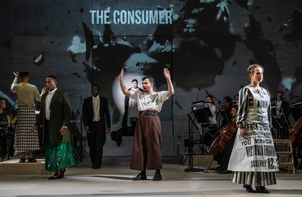Anthony León (The Consumer) © Marco Borggreve | De Nationale Opera
