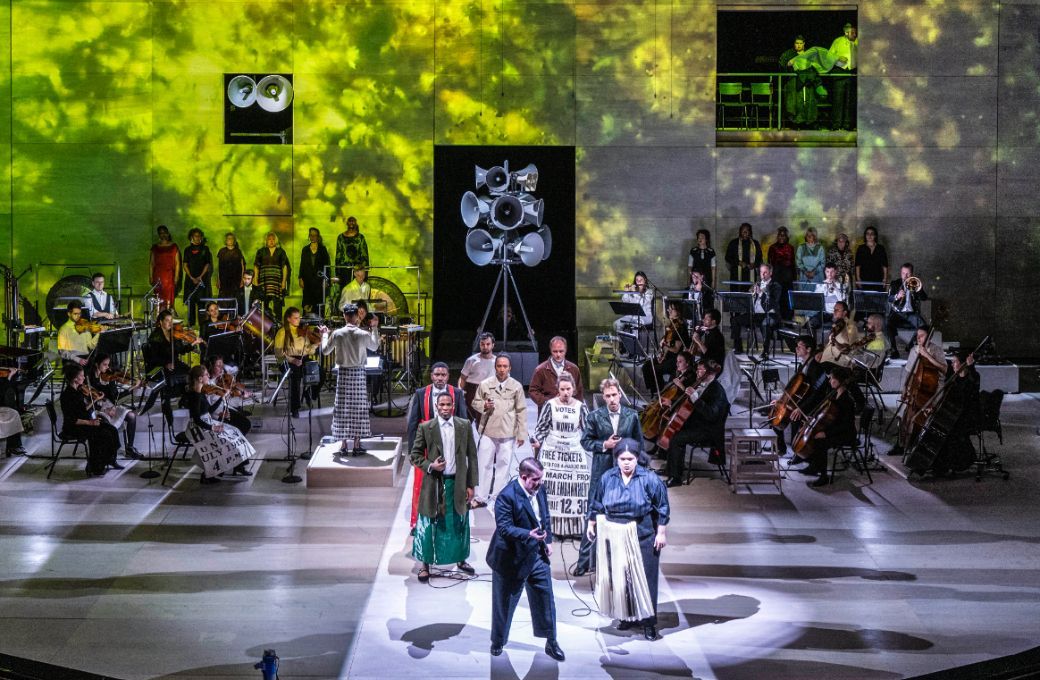 <i>The Shell Trial</i>, vorne: Ella Taylor (The Activist) © Marco Borggreve | De Nationale Opera