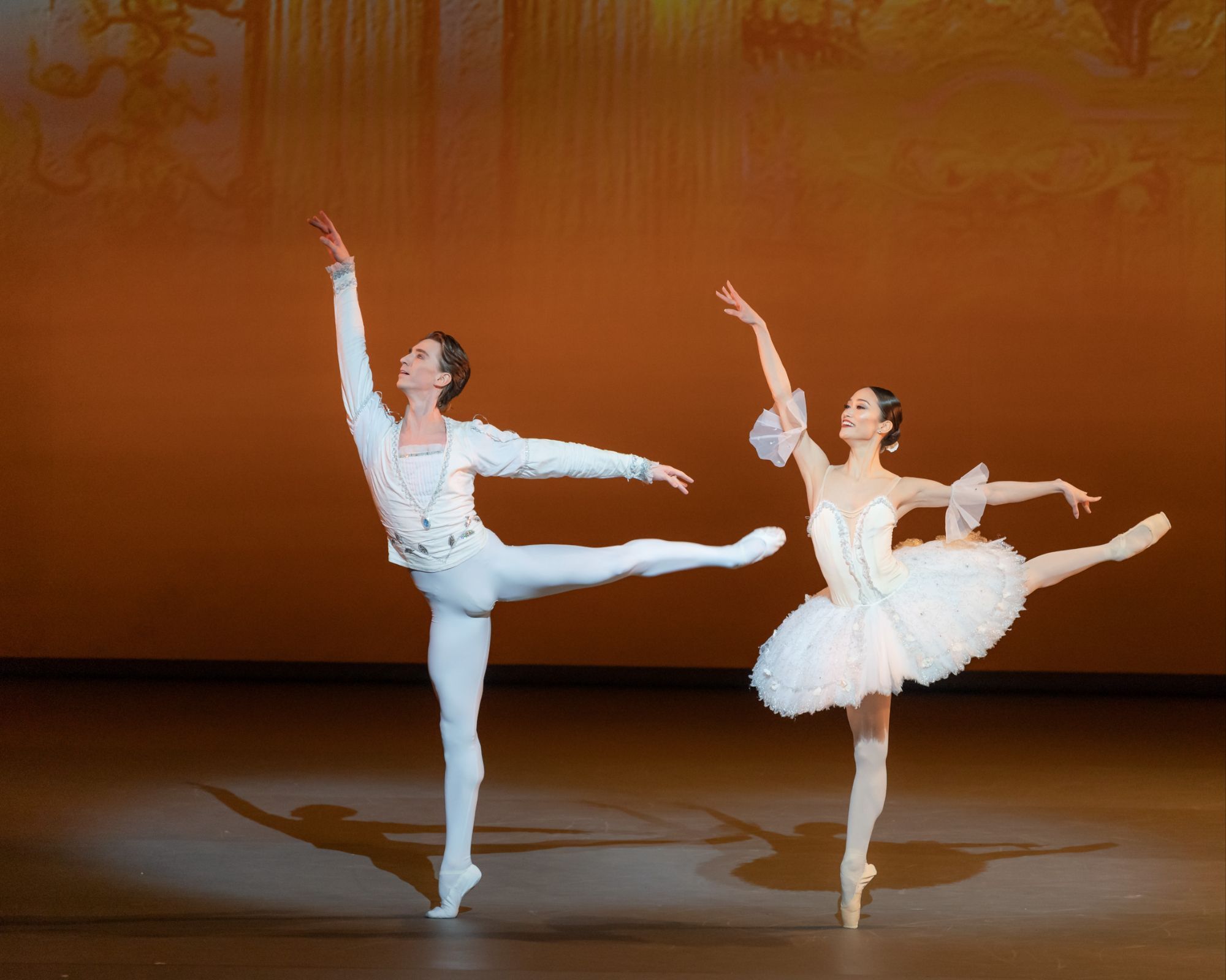 Vadim Muntagirov and Fumi Kaneko in <i>Grand Pas Classique</i> © Jack Devant