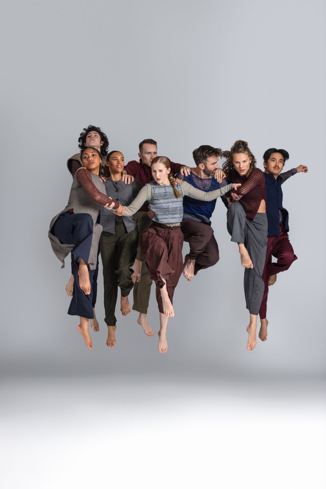 Dancers from Doug Varone and Dancers © Erin Baiano
