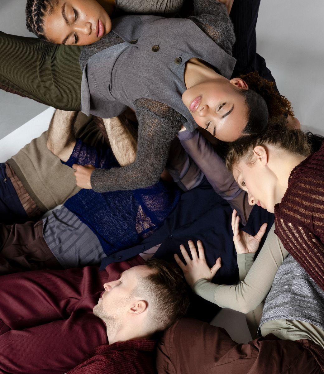 Dancers from Doug Varone and Dancers © Erin Baiano
