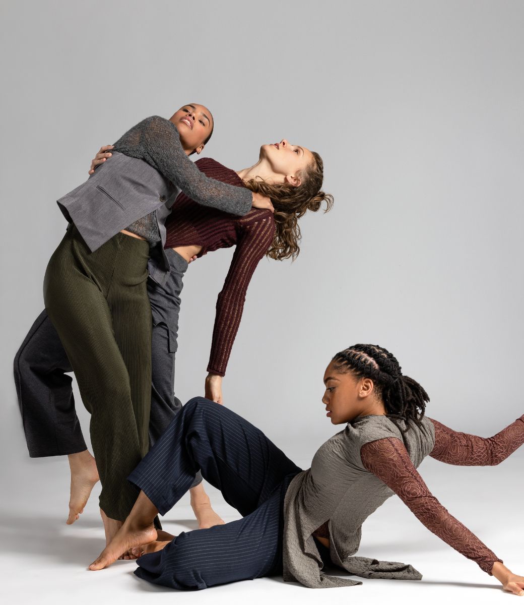 Daeyana Moss, Thryn Saxon and Joniece “Jojo” Boykins of Doug Varone and Dancers © Erin Baiano