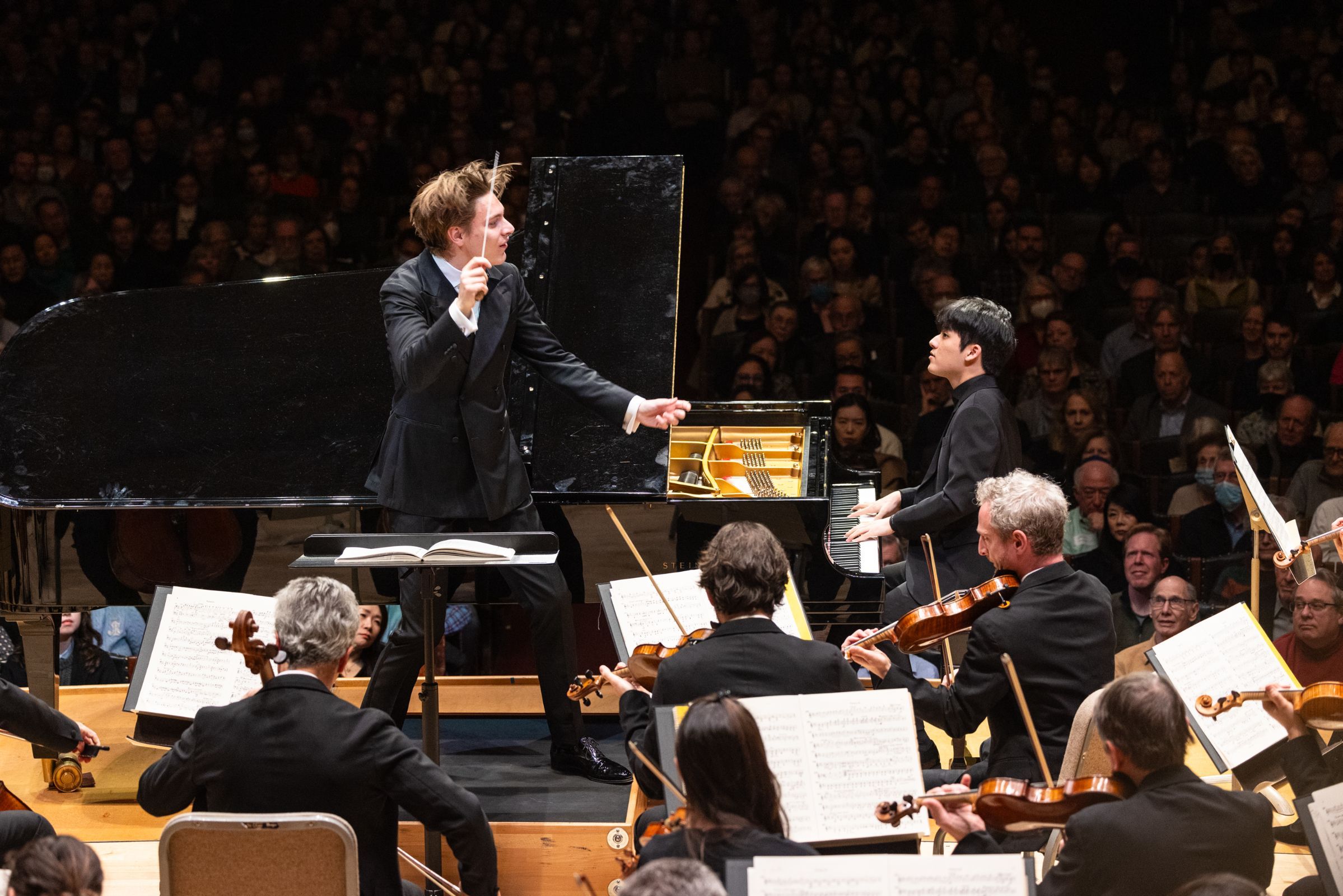 Klaus Mäkelä, Yunchan Lim and the Orchestre de Paris &copy; Robert Torres | Celebrity Series of Boston