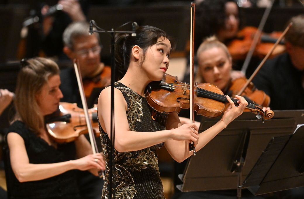 Esther Yoo and the BBC Symphony Orchestra &copy; BBC | Mark Allan