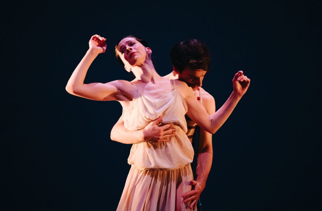 Amy Thake as Isadora and Pierre Tappon as Beach Boy in MacMillan's <i>Isadora</i> © Jimmy Parratt