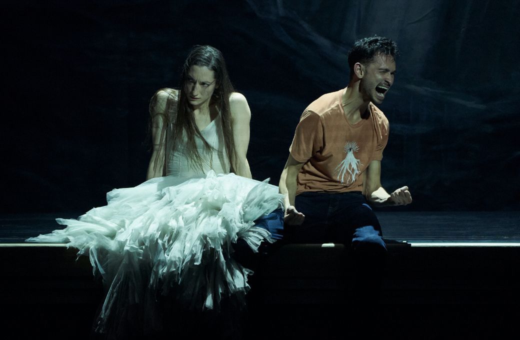 Ren&eacute;e Sigouin and Gregory Lau in <i>Assembly Hall</i> by Crystal Pite and Jonathon Young &copy; Sasha Onyshcenko