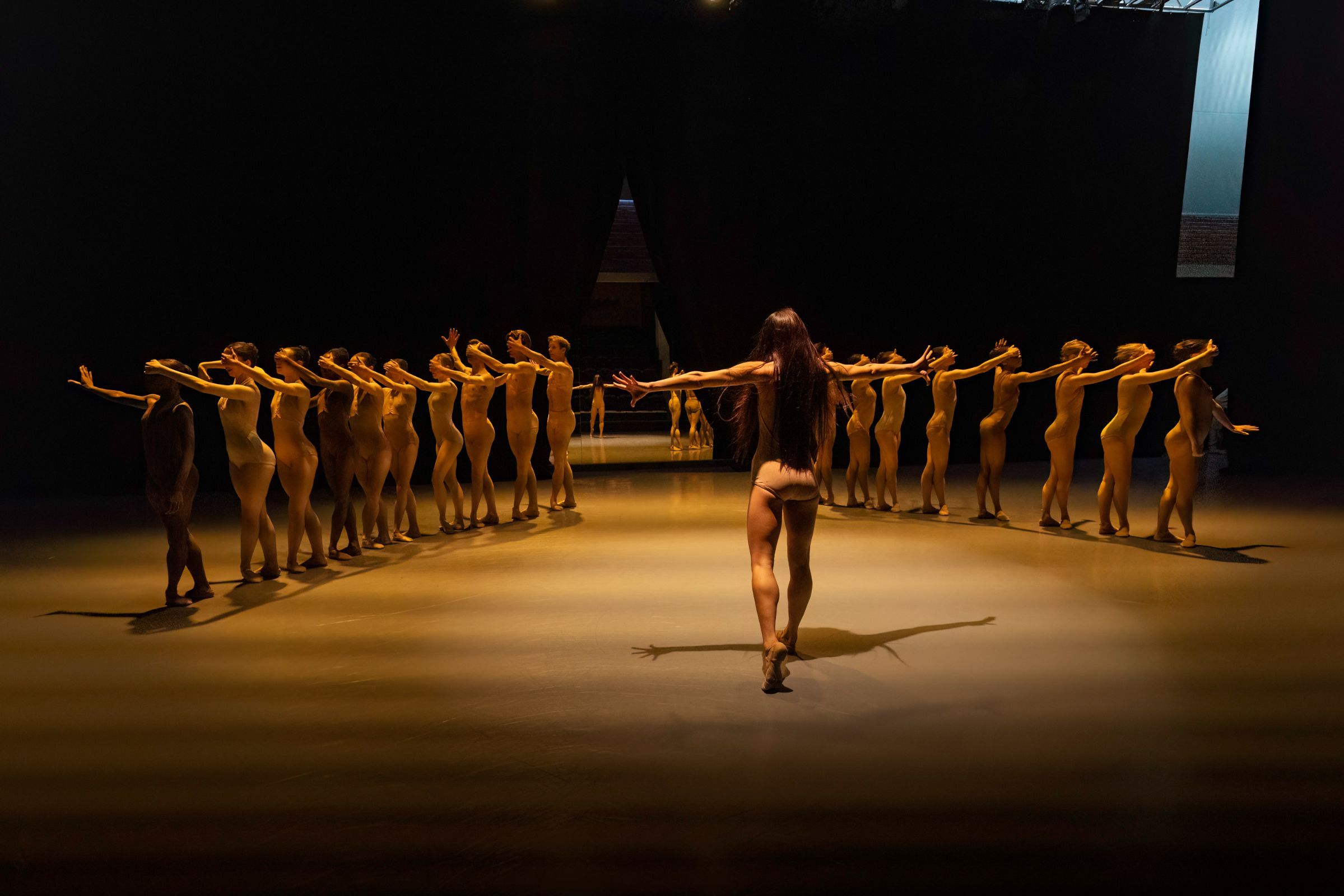 Kansas City Ballet in <i>Under My Skin</i> by Gabriel Lorena © KCBallet Media