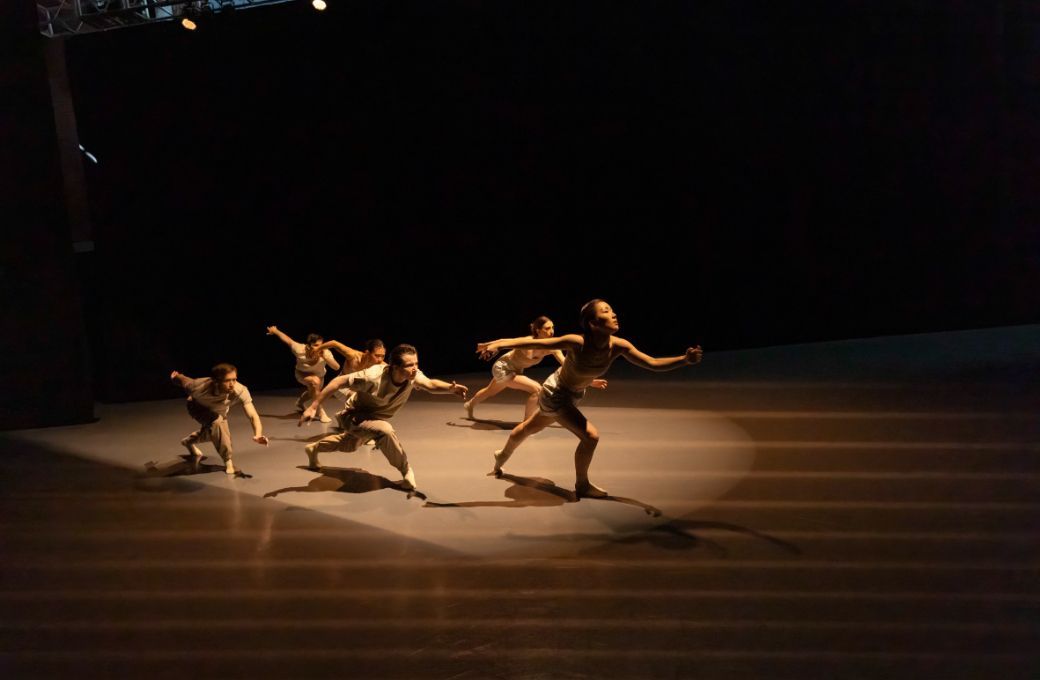 Kansas City Ballet in <i>This version of you looking at you you looking back</i> by Emily Mistretta © KCBalletMedia
