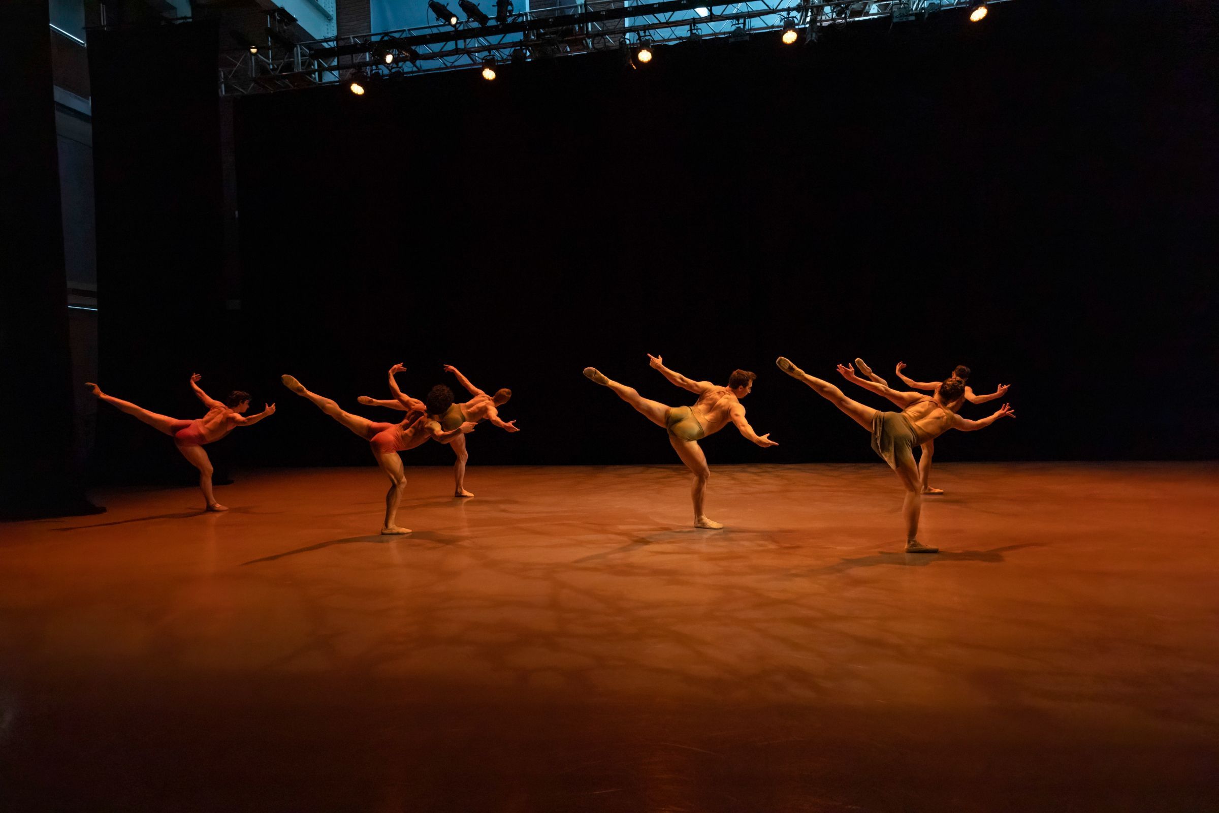 Kansas City Ballet in <i>Komorebi</i> by Natasha Adorlee © KCBalletMedia