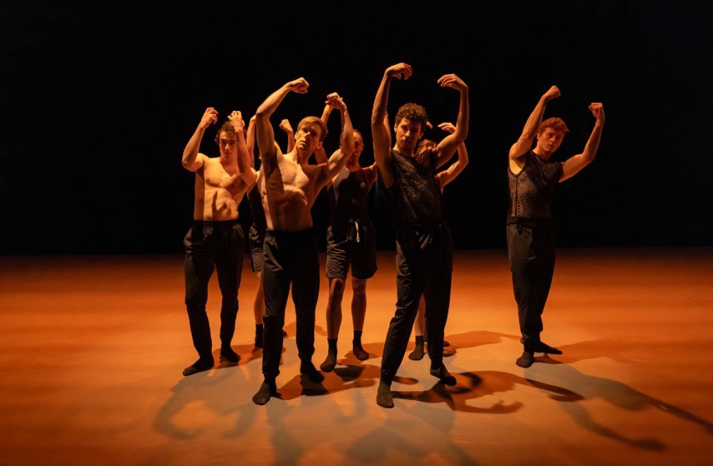 Kansas City Ballet in <i>Circle Back</i> by Caroline Dahms and Hayley Kostas © KCBalletMedia