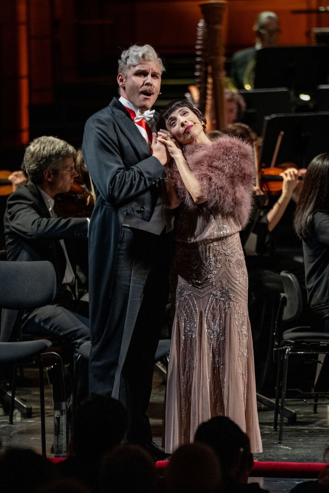 Matthias Koziorowski(Kronprinz Rudolf) und Ruth Brauer-Kvam (Mary Vetsera) &copy; Roland Renner