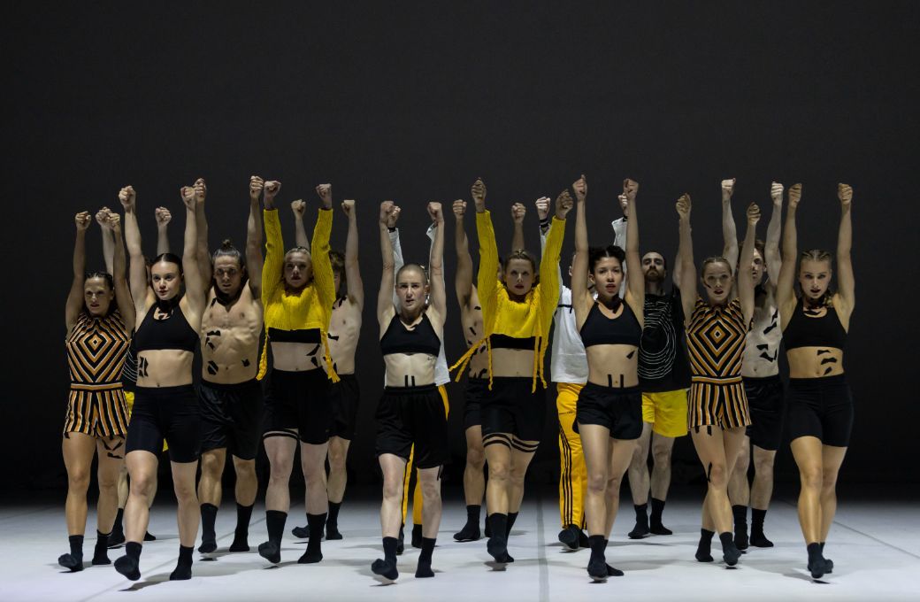 Sydney Dance Company in Antony Hamilton's <i>Forever &amp; Ever</i> &copy; Pedro Greig