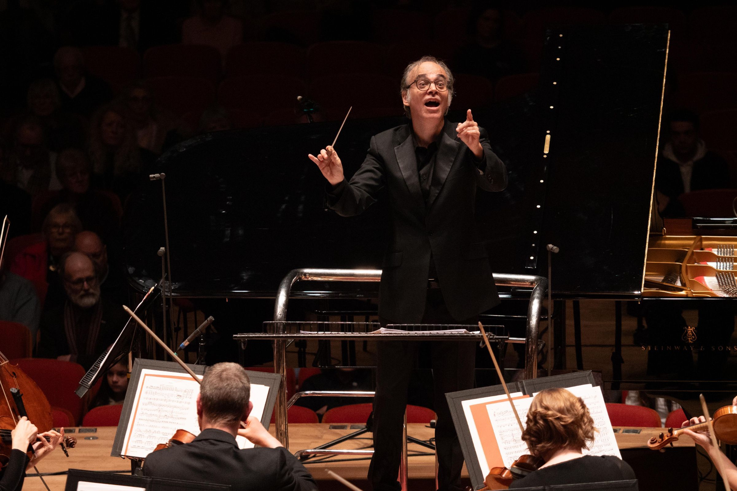 Ilan Volkov conducts the CBSO © Hannah Blake-Fathers