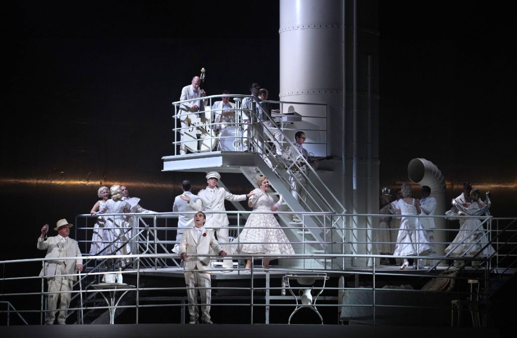 Escena de <i>La pasajera</i> en el Teatro Real © Javier del Real | Teatro Real