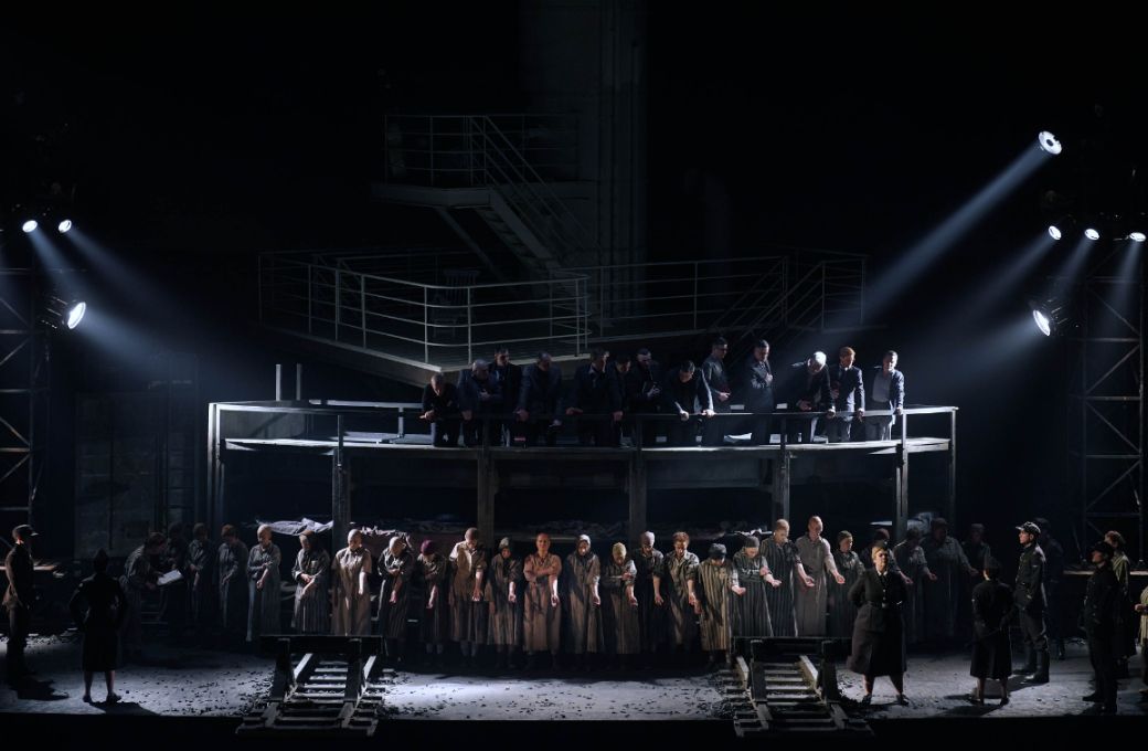 Escena inferior de <i>La pasajera</i> &copy; Javier del Real | Teatro Real