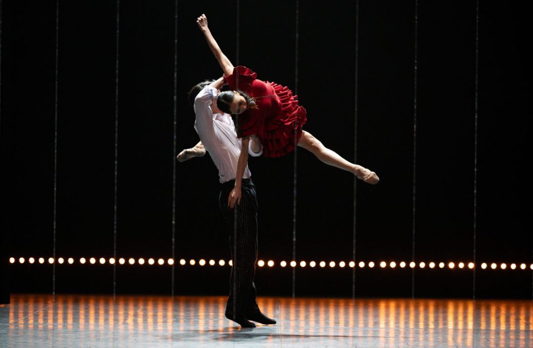 Rentaro Nakaaki as Don Jos&eacute; and Minju Kang as Carmen in Johan Inger's <i>Carmen</i> &copy; Laurent Liotardo