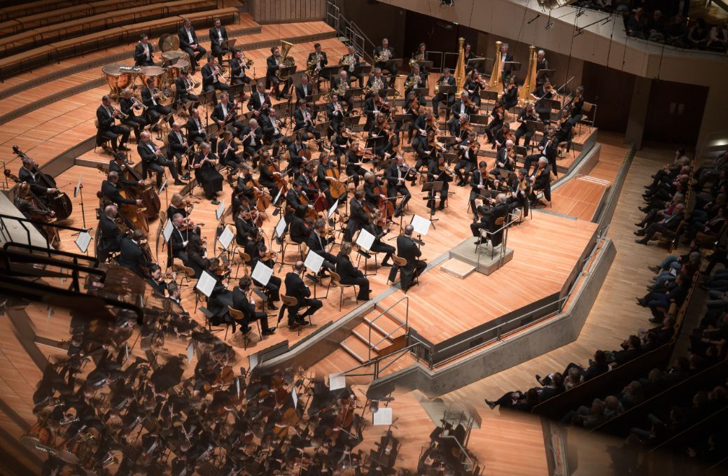 The Staatskapelle Berlin in the Philharmonie © Peter Adamik