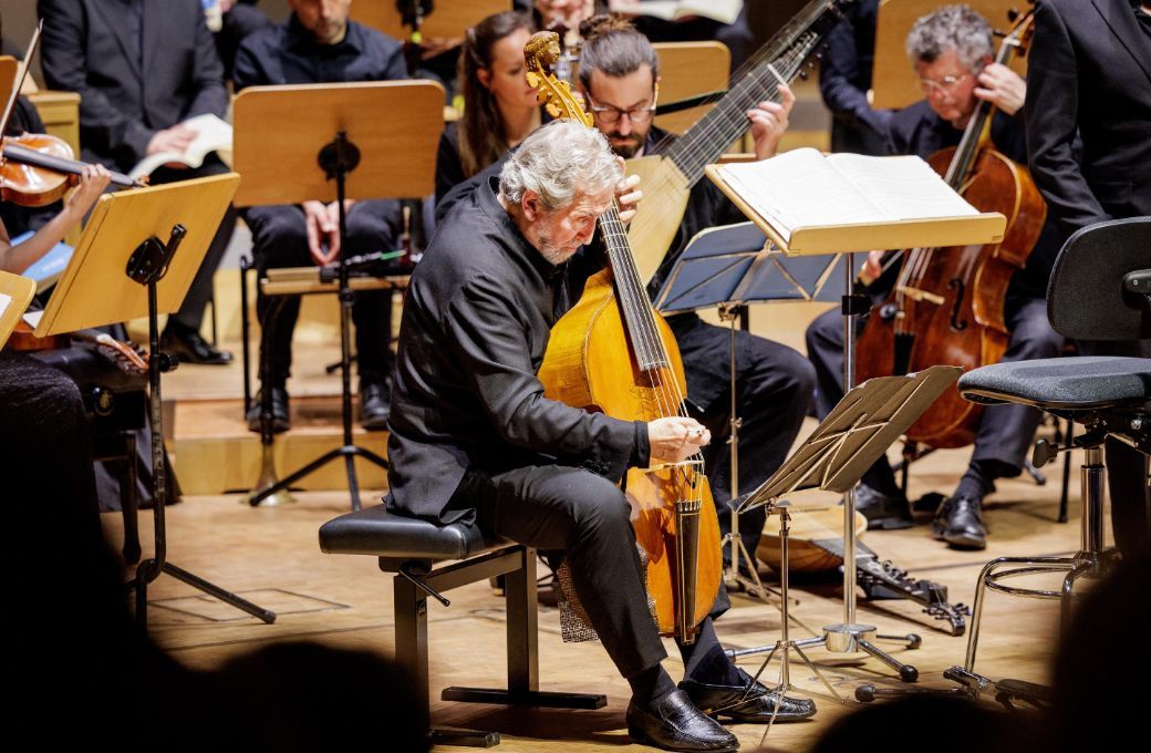 Jordi Savall an der Viola da Gamba &copy; Holger Jacoby