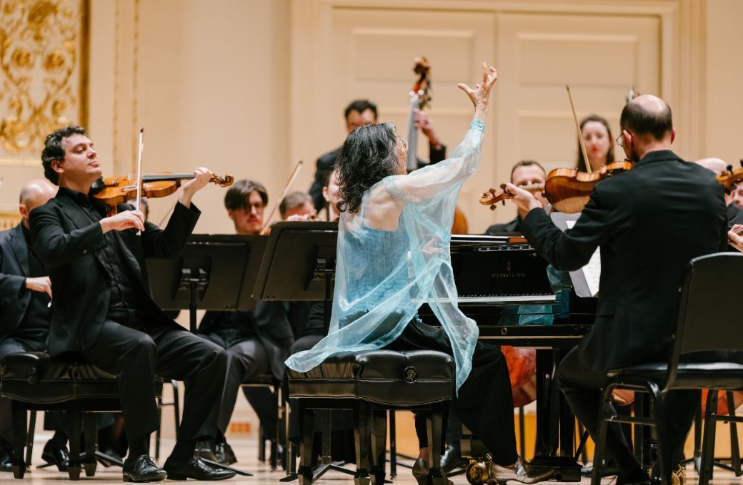 Dame Mitsuko Uchida and the Mahler Chamber Orchestra &copy; Fadi Kheir