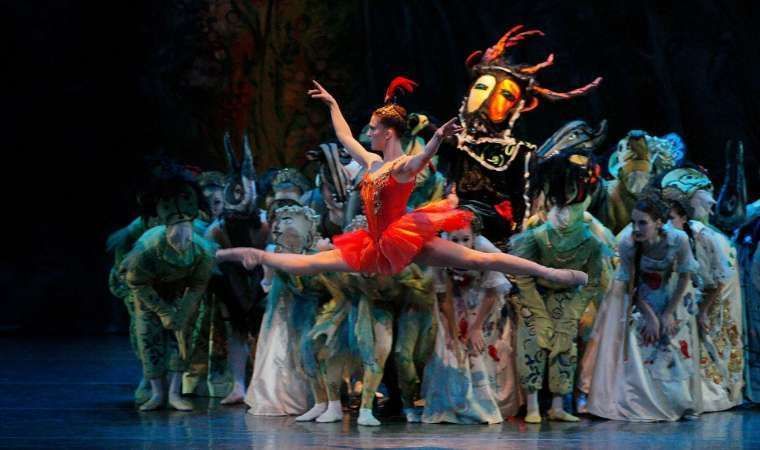 <i>The Firebird</i> (George Balanchine, New York City Ballet) &copy; Paul Kolnik