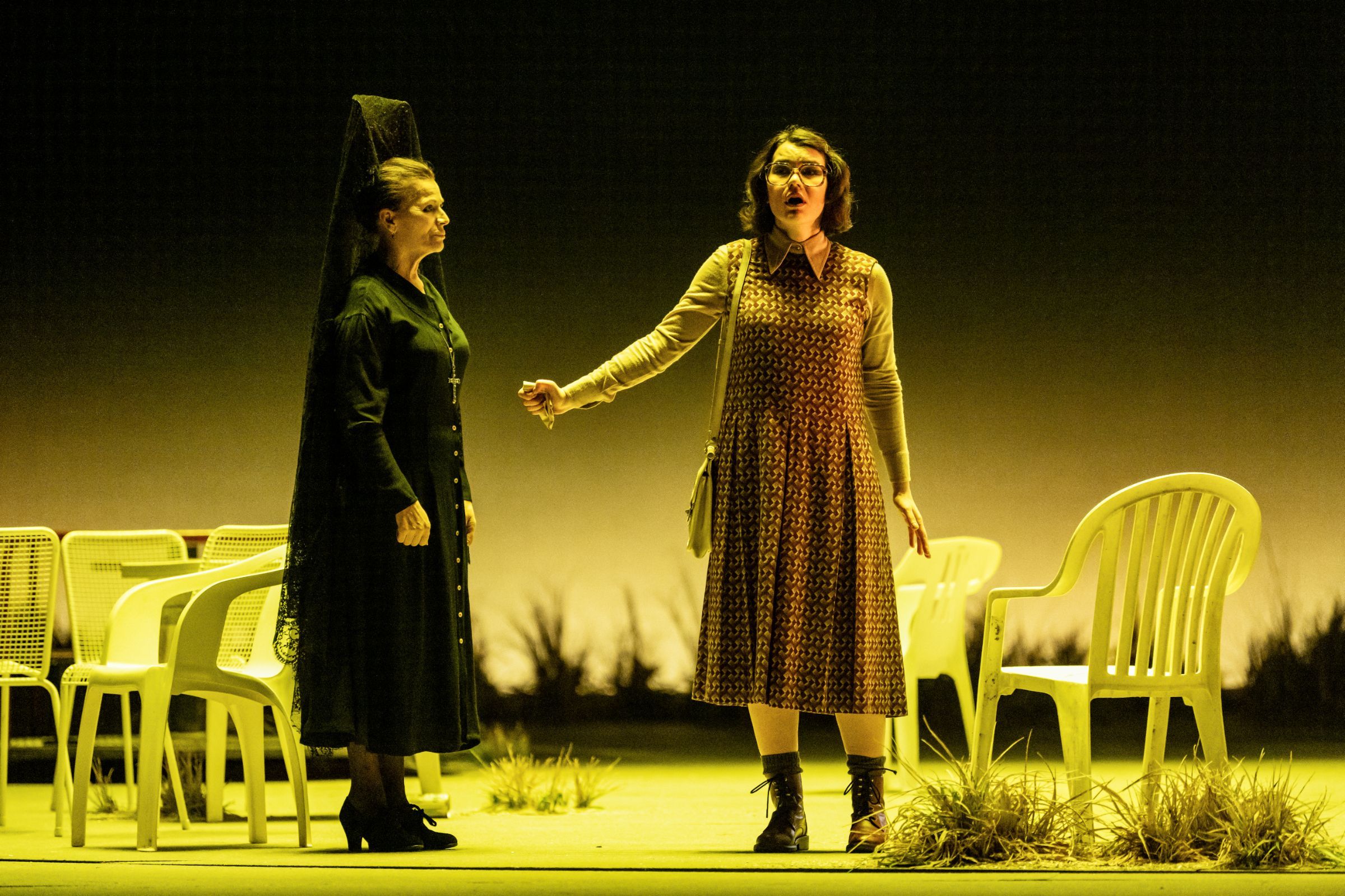 Ruth Alfie Adams (Mother of Don José) and Olga Kuchynska (MIcaëla) &copy; ROH | Camilla Greenwell