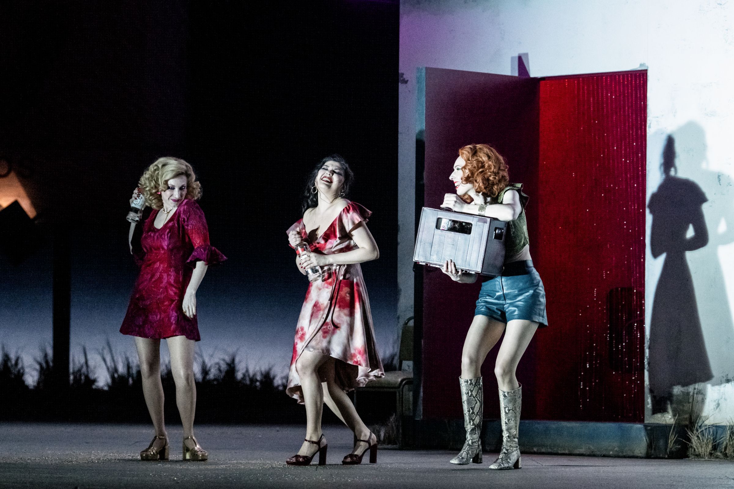 Sarah Dufresne (Frasquita), Aigul Akhmetshina (Carmen) and Gabrielė Kupšytė (Mercédès) &copy; ROH | Camilla Greenwell