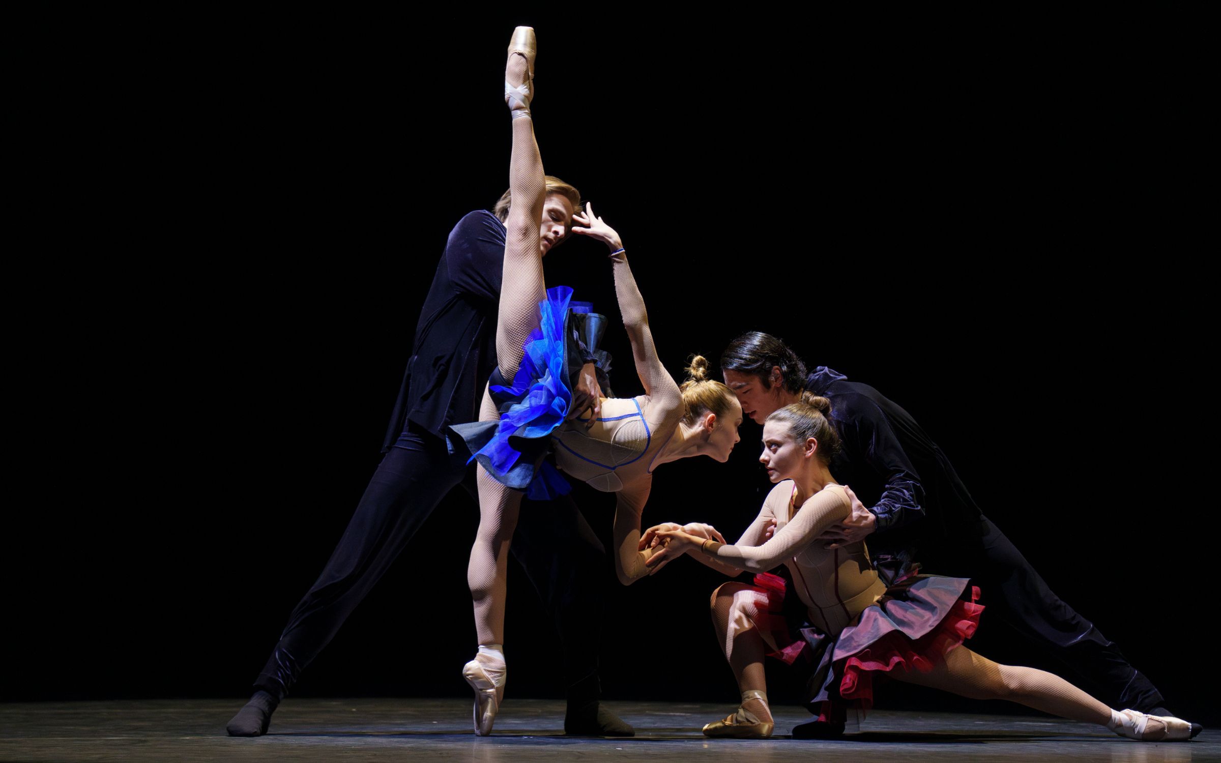 Dutch National Ballet in Milena Sidorova's <i>Tenzij</i> &copy; Altin Kaftira
