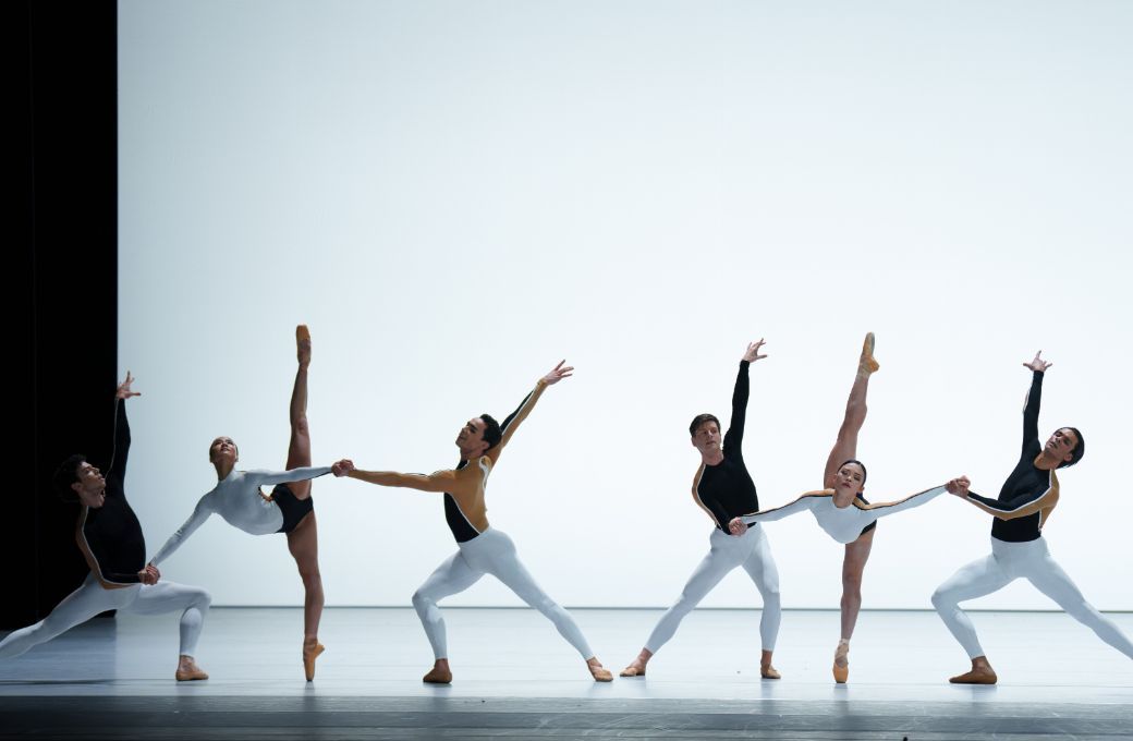 Dutch National Ballet in David Dawson's <i>Anima Animus</i> &copy; Altin Kaftira