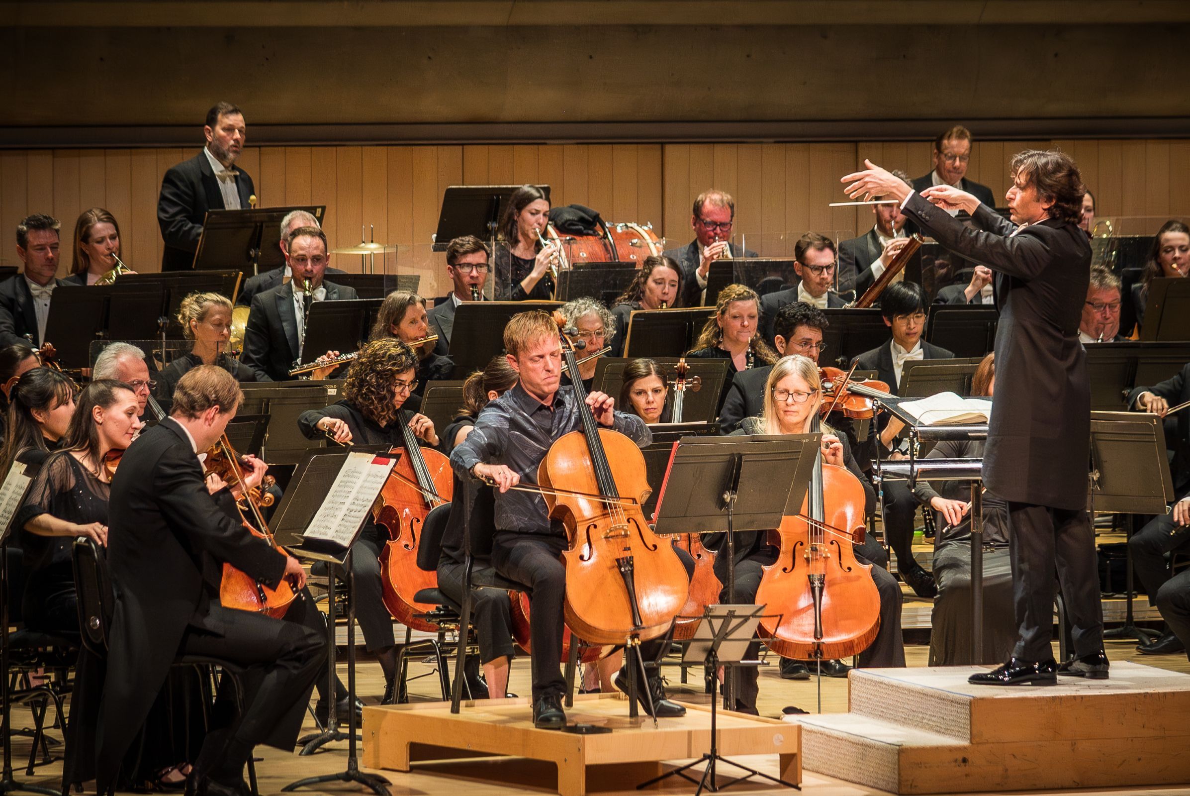 Joseph Johnson, Gustavo Gimeno and the Toronto Symphony Orchestra &copy; Allan Cabral