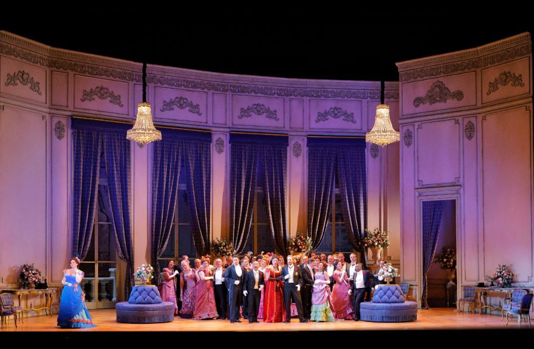 <i>La traviata</i> &copy; Cory Weaver | LA Opera