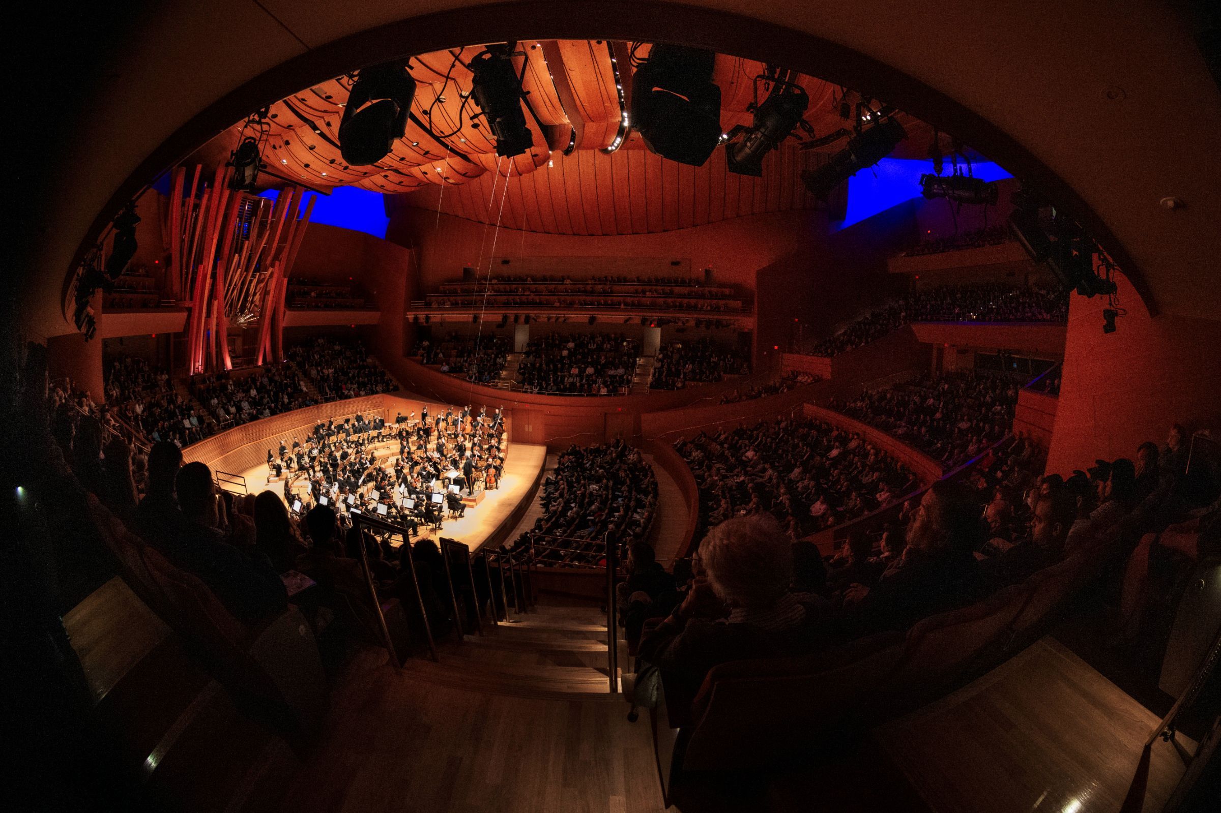 Michael Tilson Thomas conducts the LA Phil &copy; Timothy Norris
