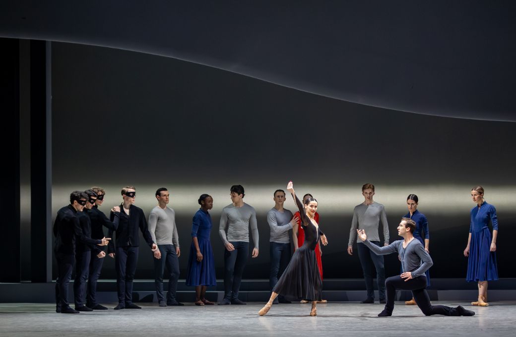 Sophie Martin as Odile and Bruno Micchiardi as Siegfried with Scottish Ballet in <i>Swan Lake</i> © Andy Ross