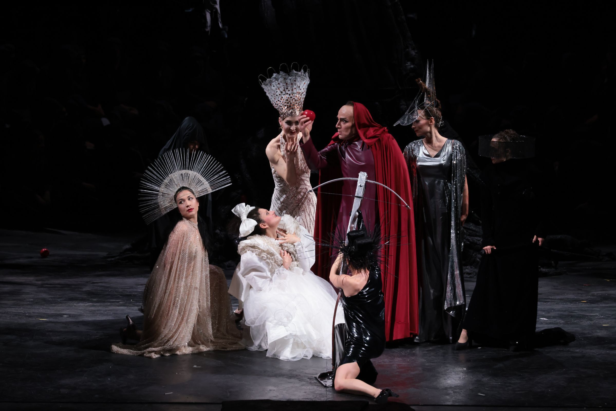 Luca Tittoto (Gesler) and ensemble &copy; Teatro alla Scala | Brescia e Amisano