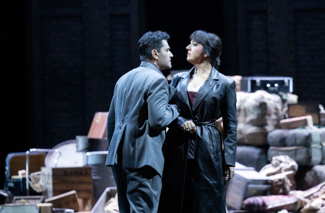 Marina Viotti (Carmen) und Saimir Pirgu (Don José) © Monika Rittershaus