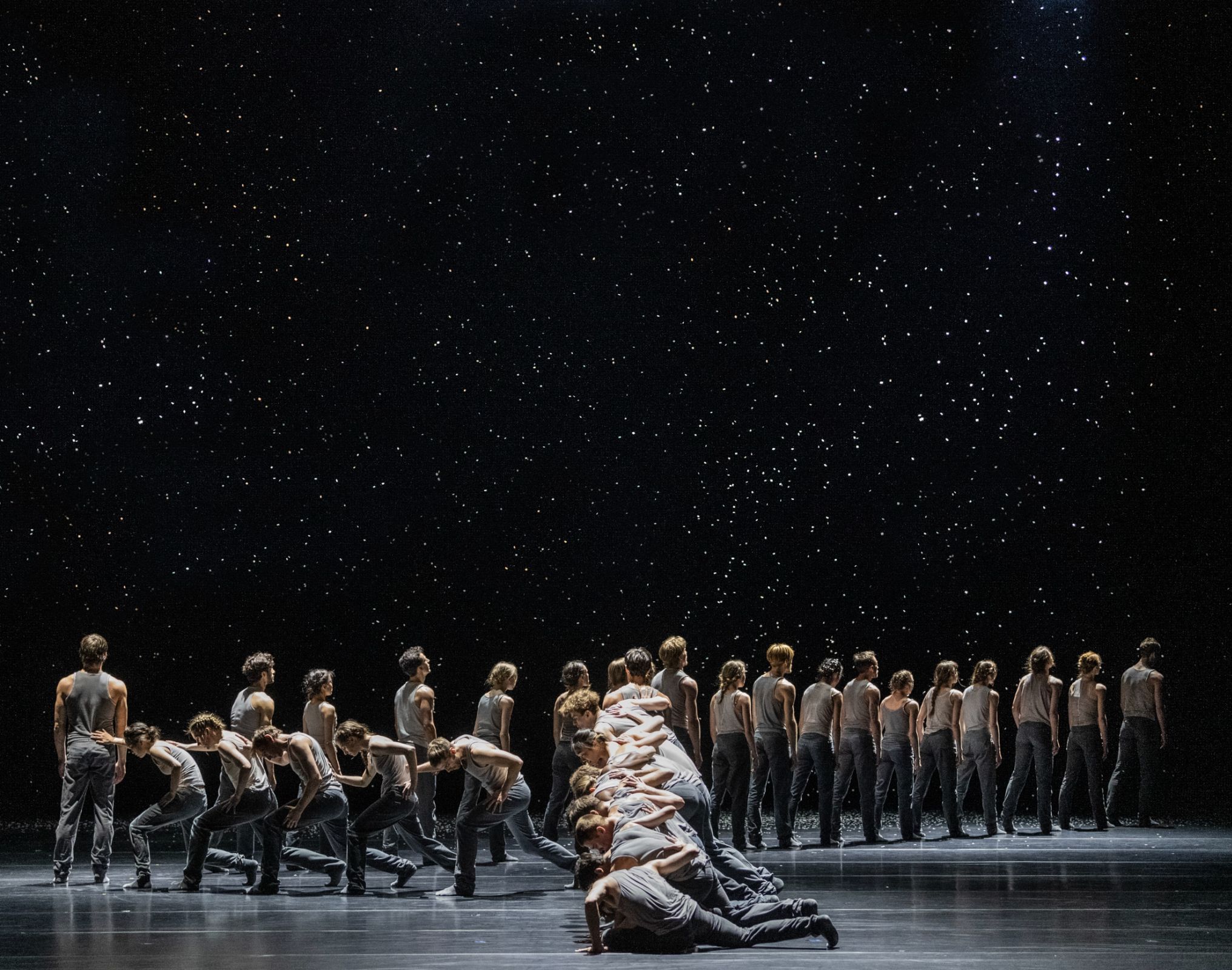 <i>Light of Passage</i> par le Ballet National de Norvège &copy; Erik Berg