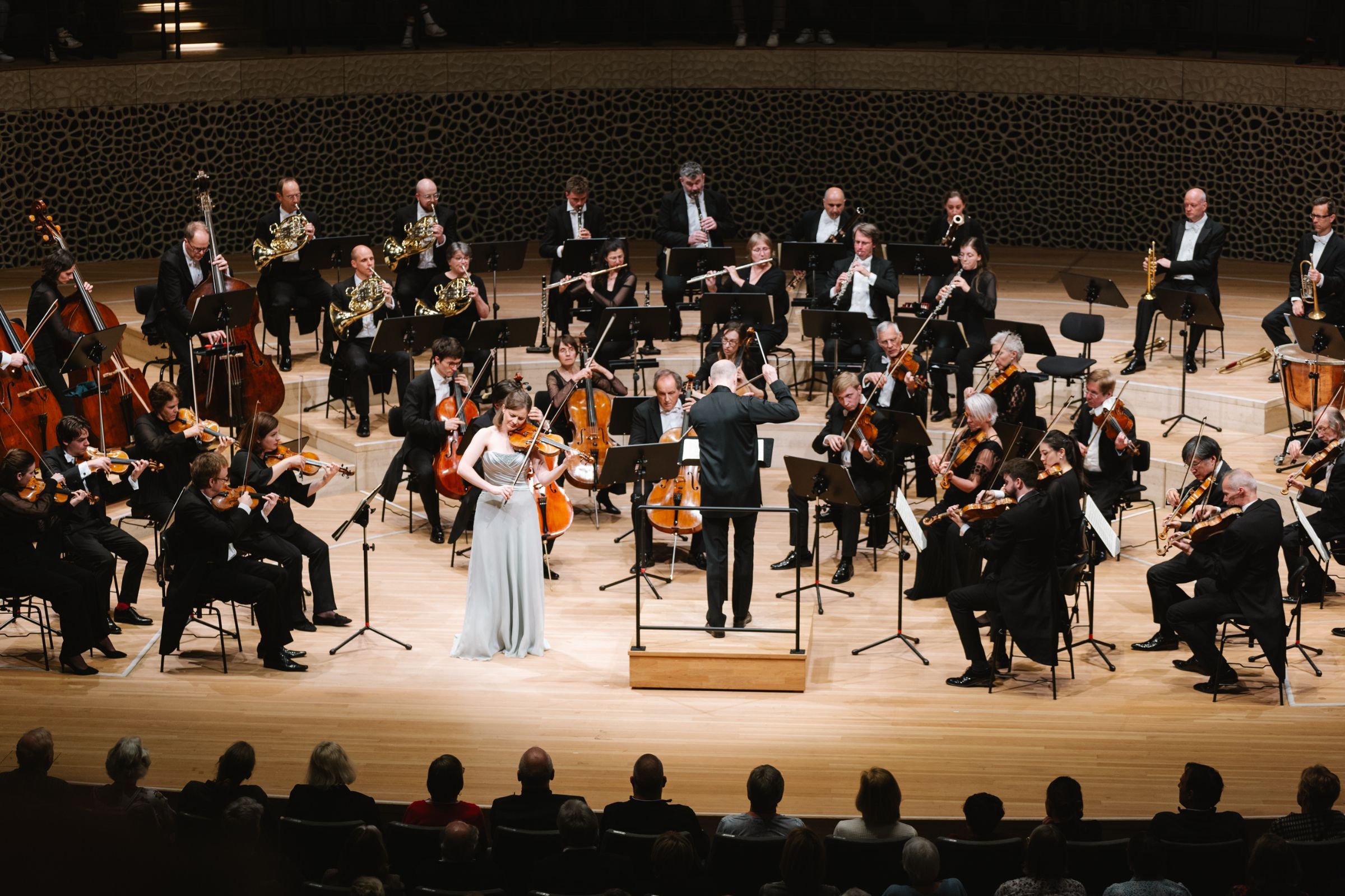 Veronika Eberle, Paavo Järvi and Deutsche Kammerphilharmonie Bremen © Daniel Dittus