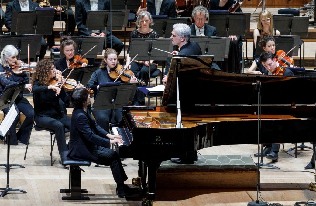 Seong-Jin Cho, Edward Gardner and the London Philharmonic Orchestra © London Philharmonic Orchestra