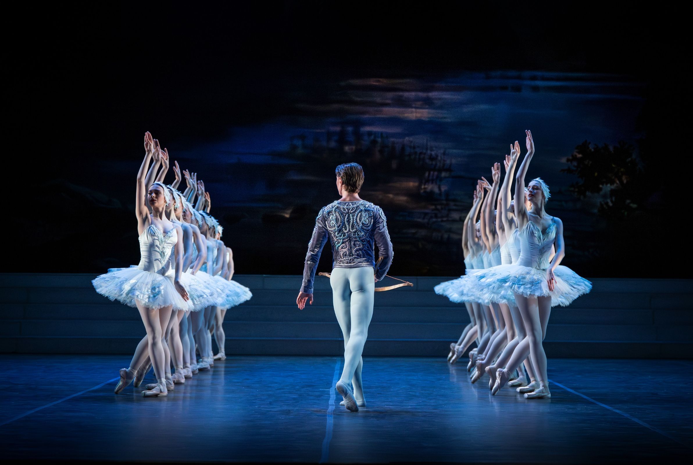 Erik Rudqvist as Siegfried with Royal Swedish Ballet in Rudolf Nureyev's <i>Swan Lake</i> &copy; The Royal Swedish Opera/Håkan Larsson