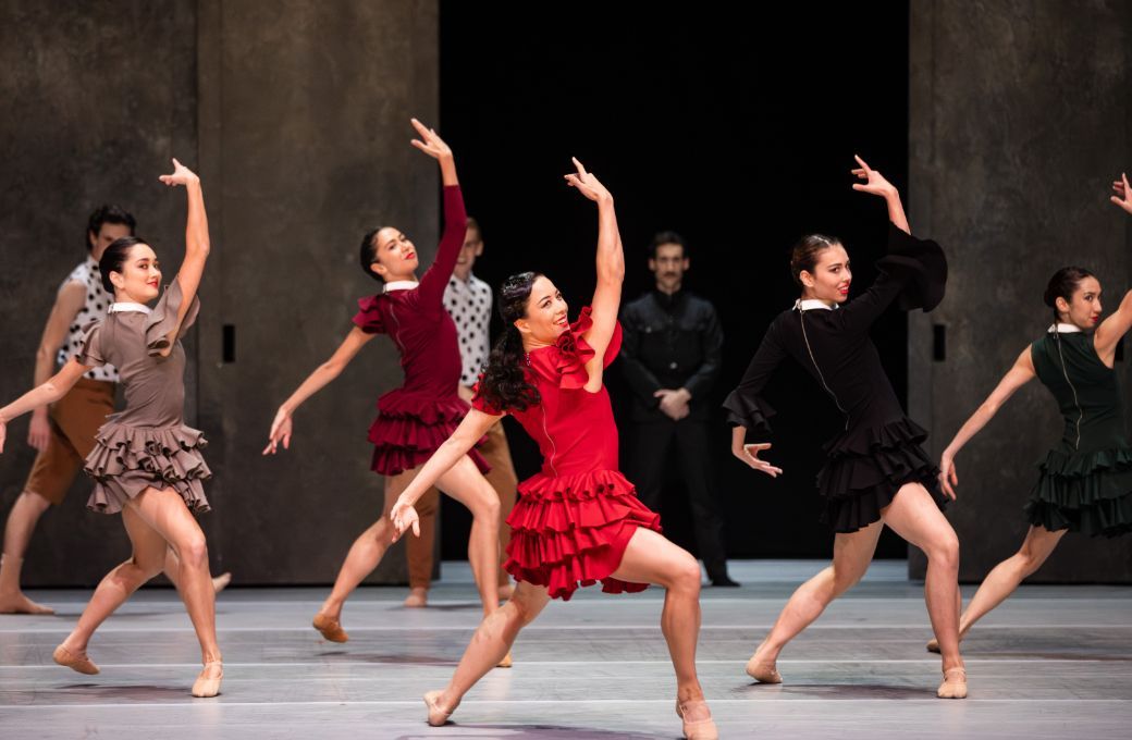 Jill Ogai as Carmen with artists of The Australian Ballet in Johan Inger's <i>Carmen</i> &copy; Daniel Boud