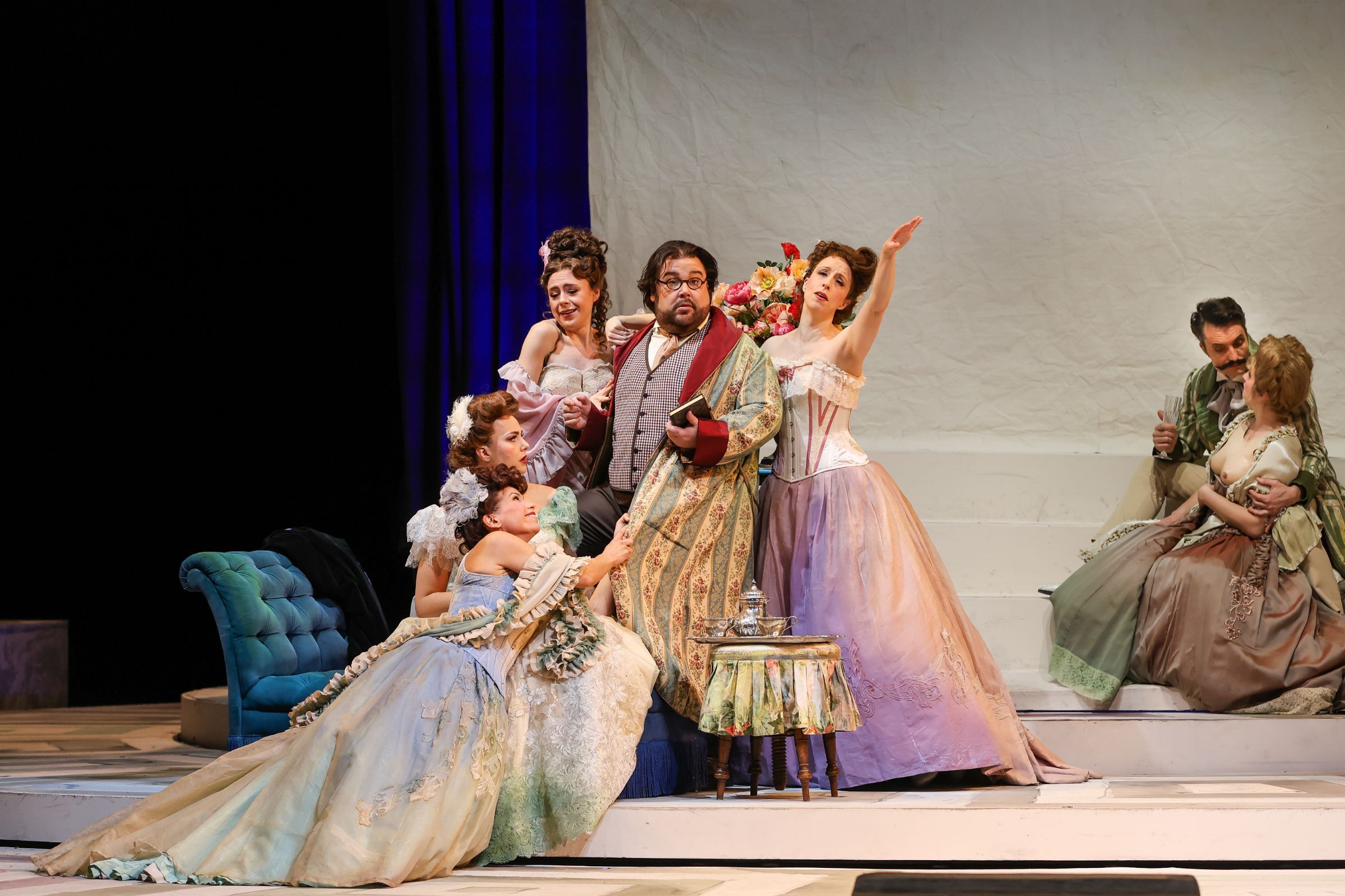 Julia Koci, Matilda Sterby, Stephanie Maitland, Timothy Fallon und Johanna Arrouas &copy; Barbara Pálffy | Volksoper Wien