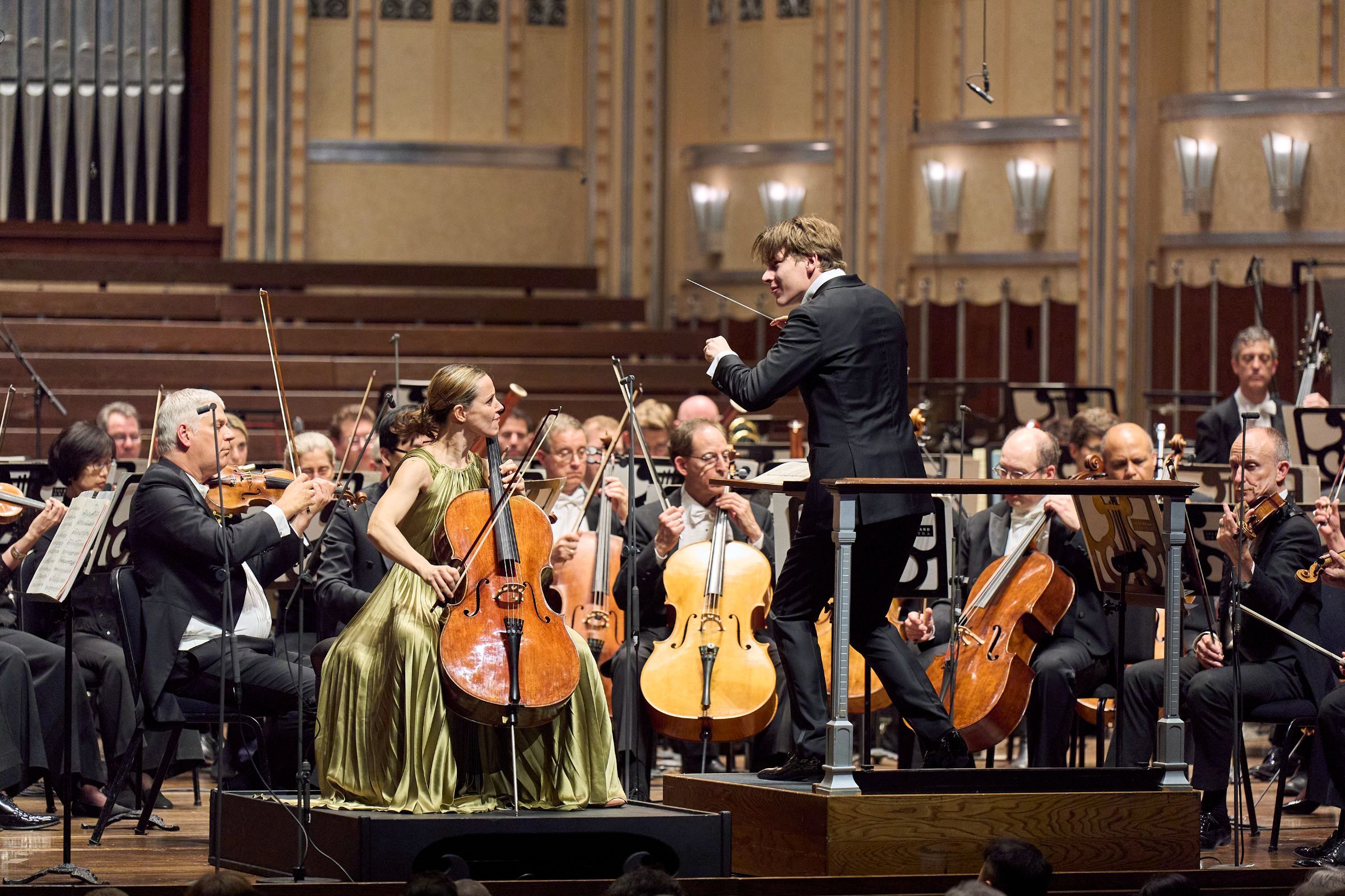 Sol Gabetta, Klaus Mäkelä and The Cleveland Orchestra © Roger Mastroianni, courtesy of The Cleveland Orchestra