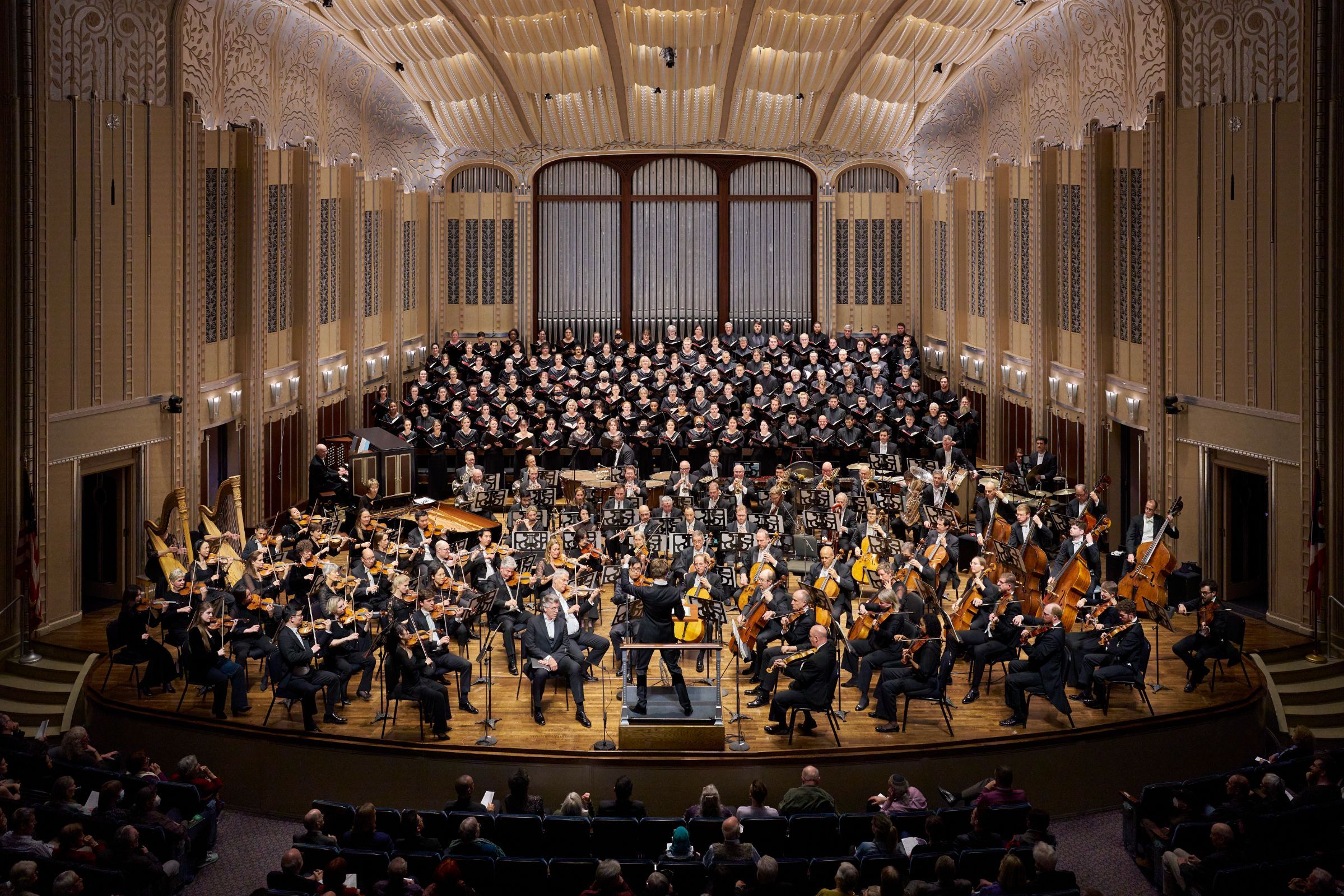 Thomas Hampson, Klaus Mäkelä and The Cleveland Orchestra and Chorus © Roger Mastroianni, courtesy of The Cleveland Orchestra