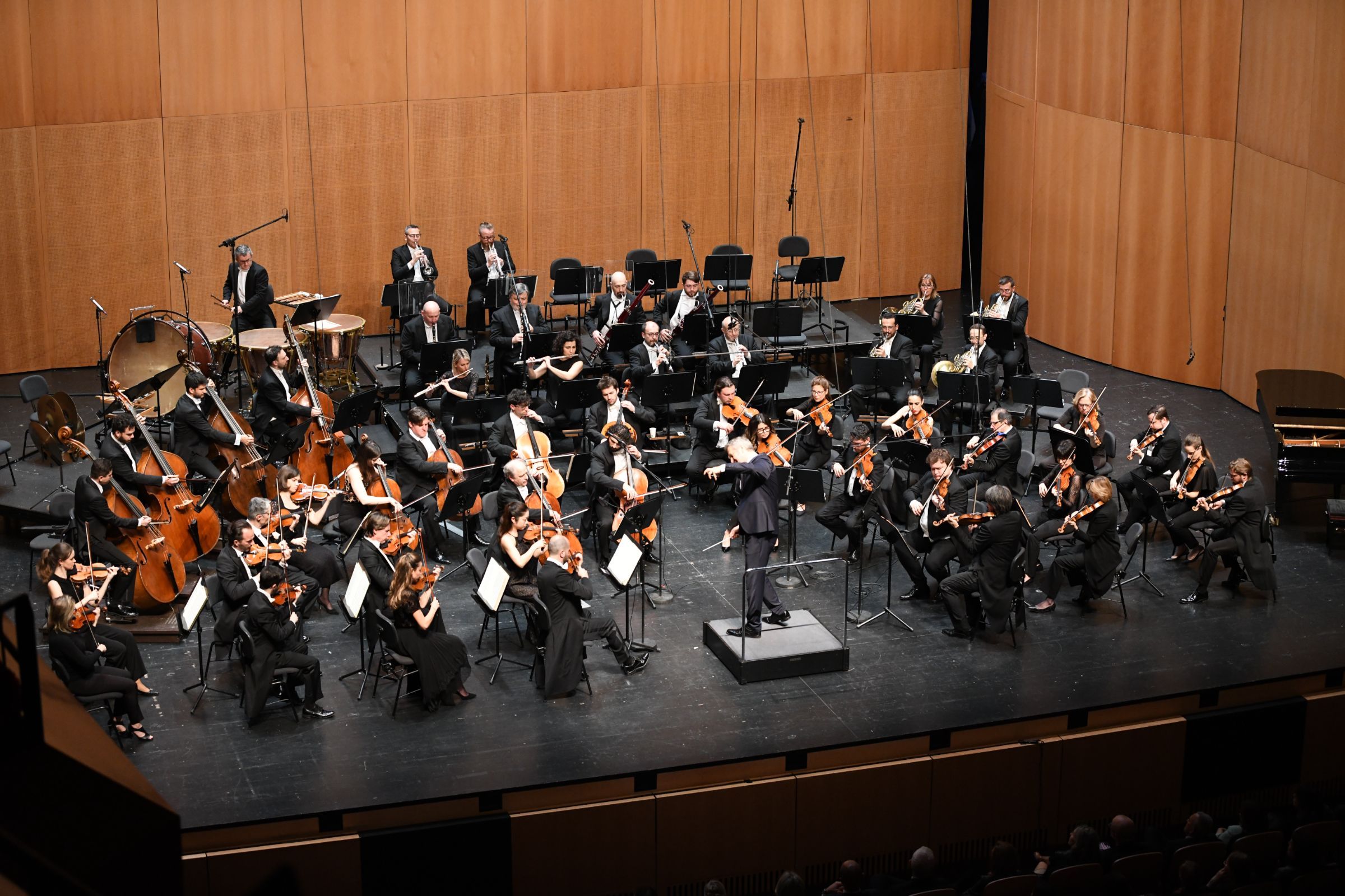 Markus Poschner dirigiert das Orchestra della Svizzera italiana &copy; OSI | Luca Sangiorgi
