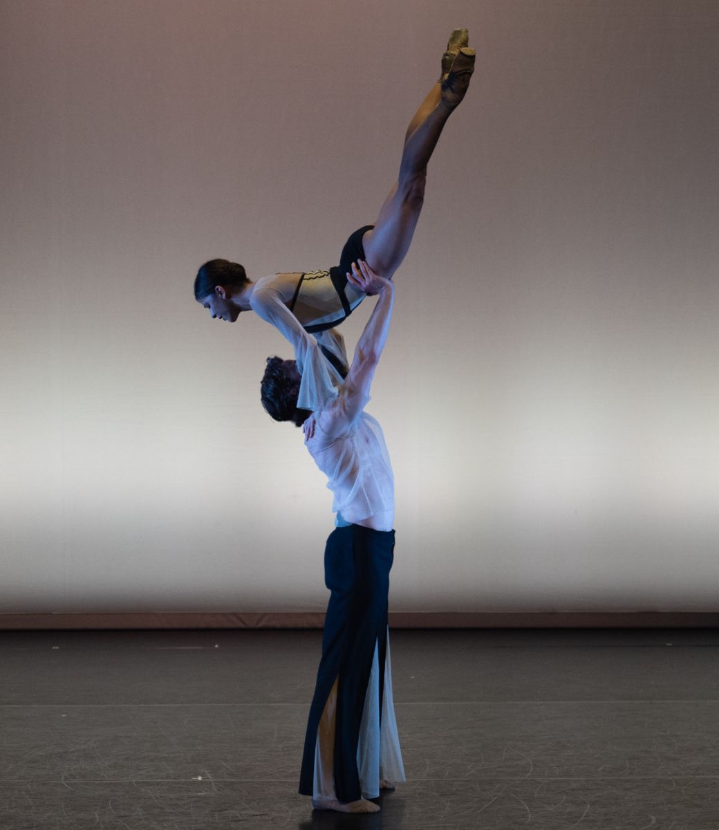 Mayara Magri and Matthew Ball in <i>To & Fro</i> © The Royal Opera House