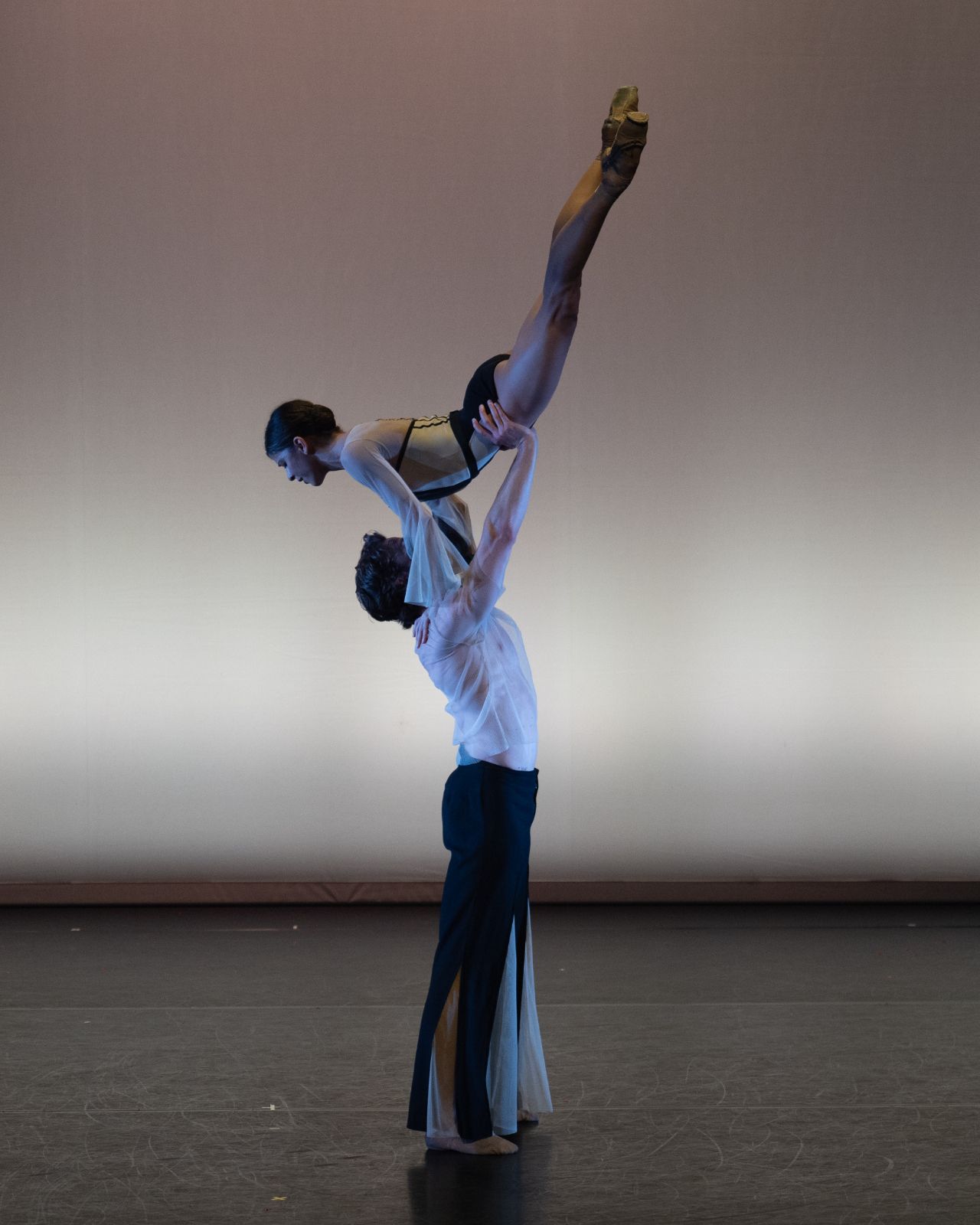 Mayara Magri and Matthew Ball in <i>To & Fro</i> © The Royal Opera House