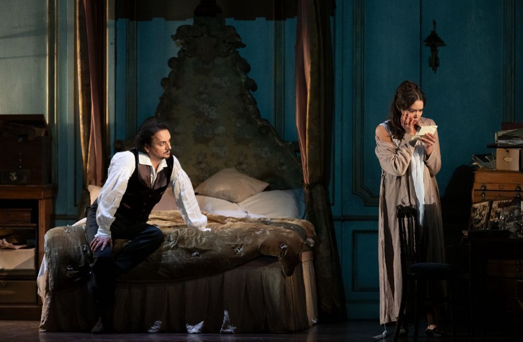 Artur Ruciński (Enrico) and Nadine Sierra (Lucia) &copy; ROH | Camilla Greenwell
