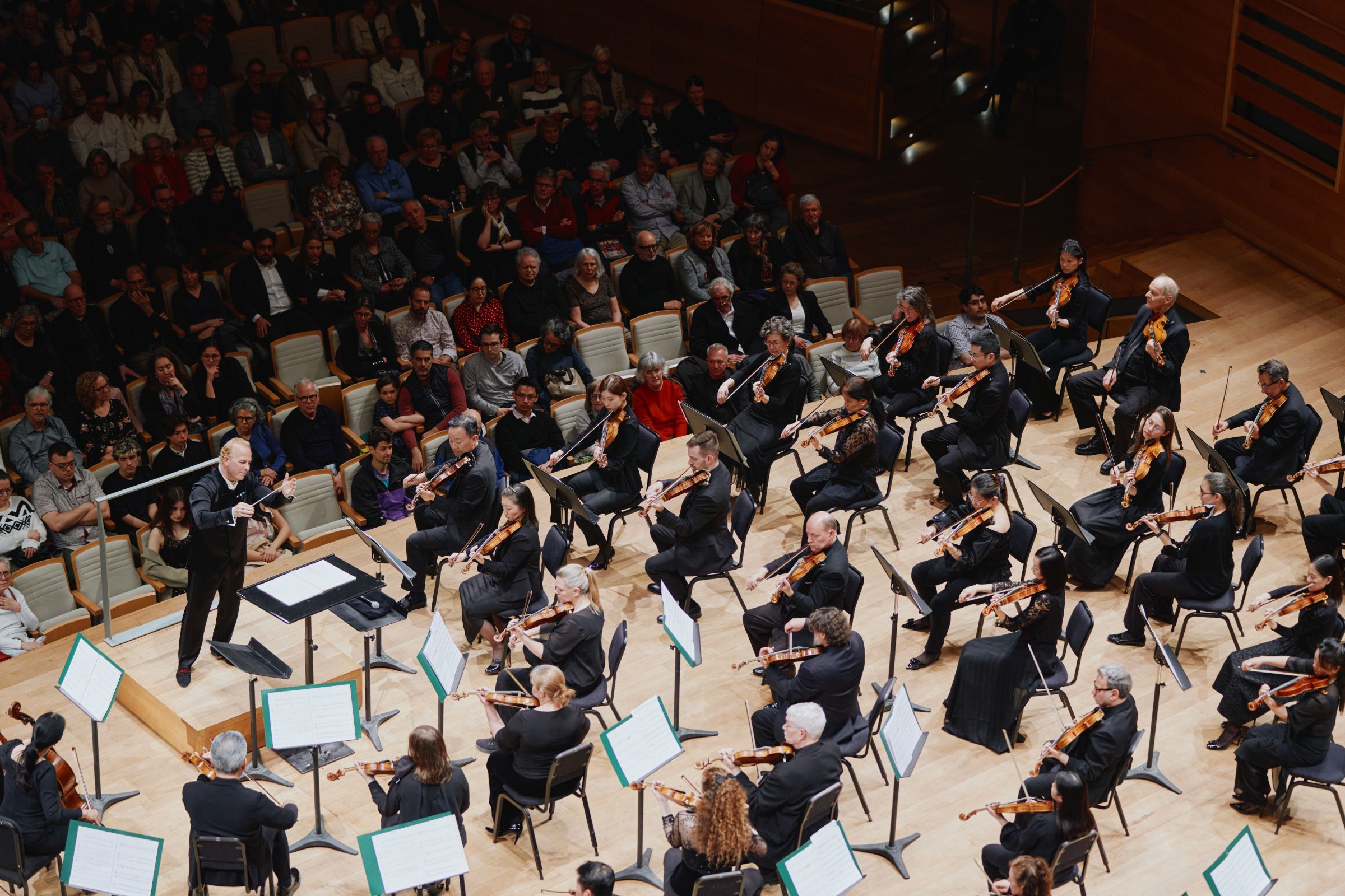 Yannick Nézet-Séguin conducts the Philadelphia Orchestra &copy; François Goupil