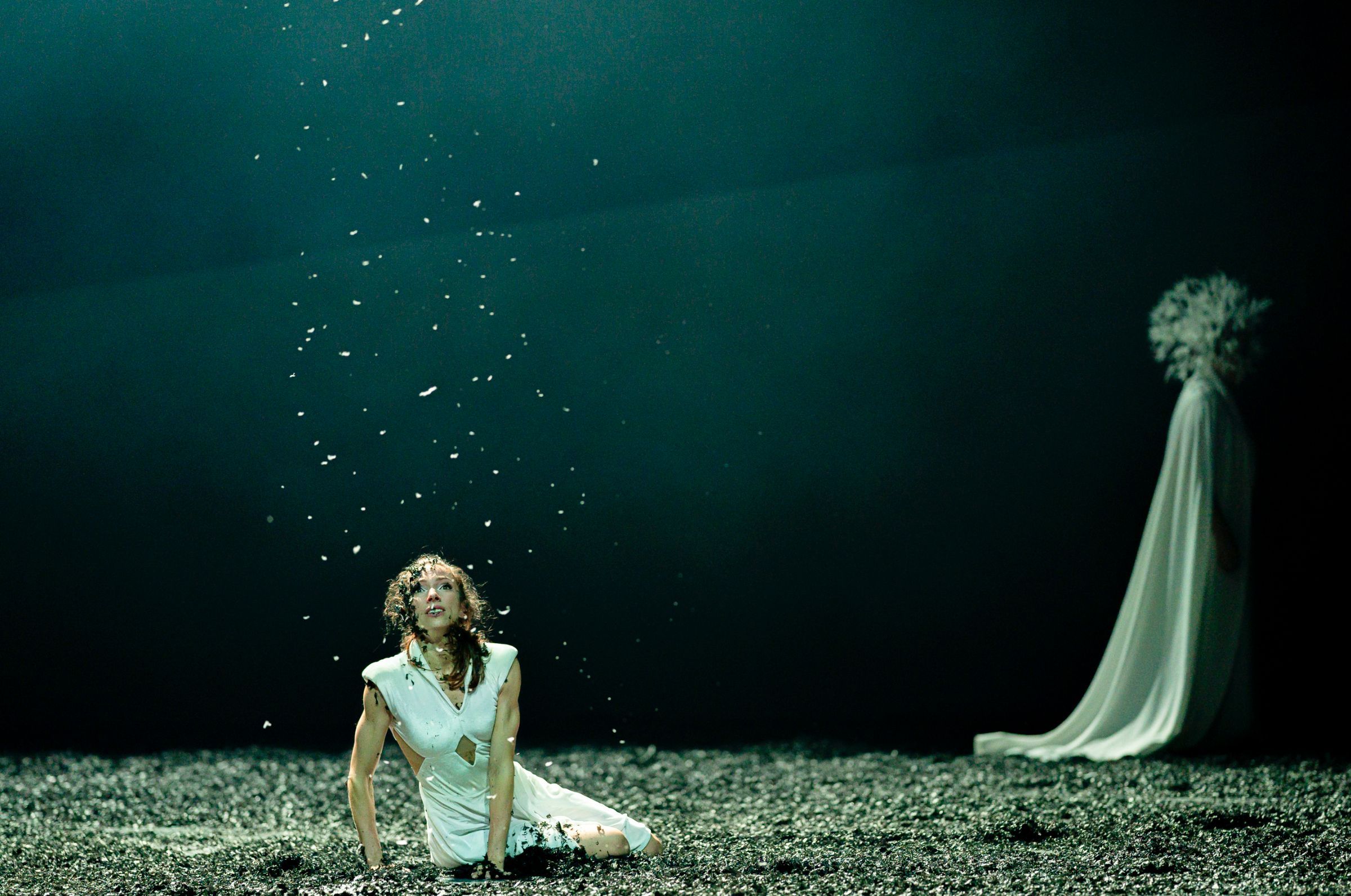 Raminta Rudžionyte-Jordan as Aale in Jevgeni Grib's <i>Ash White</i> © Rünno Lahesoo